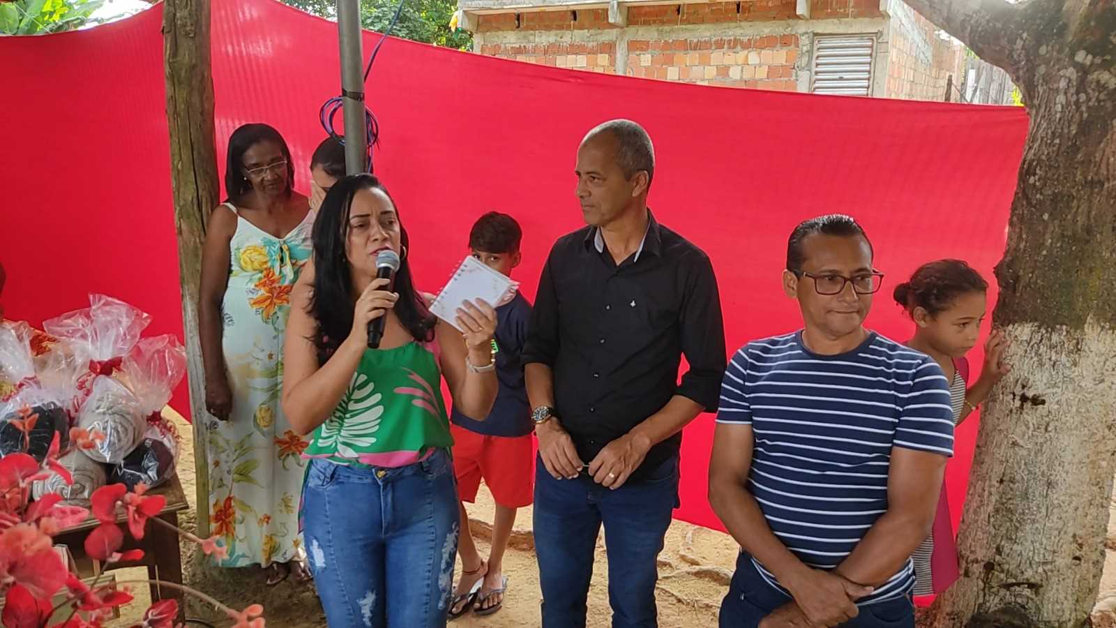 Camacã: Prefeitura homenageia as Mães da Portelinha I através do Projeto Brechó Solidário.
